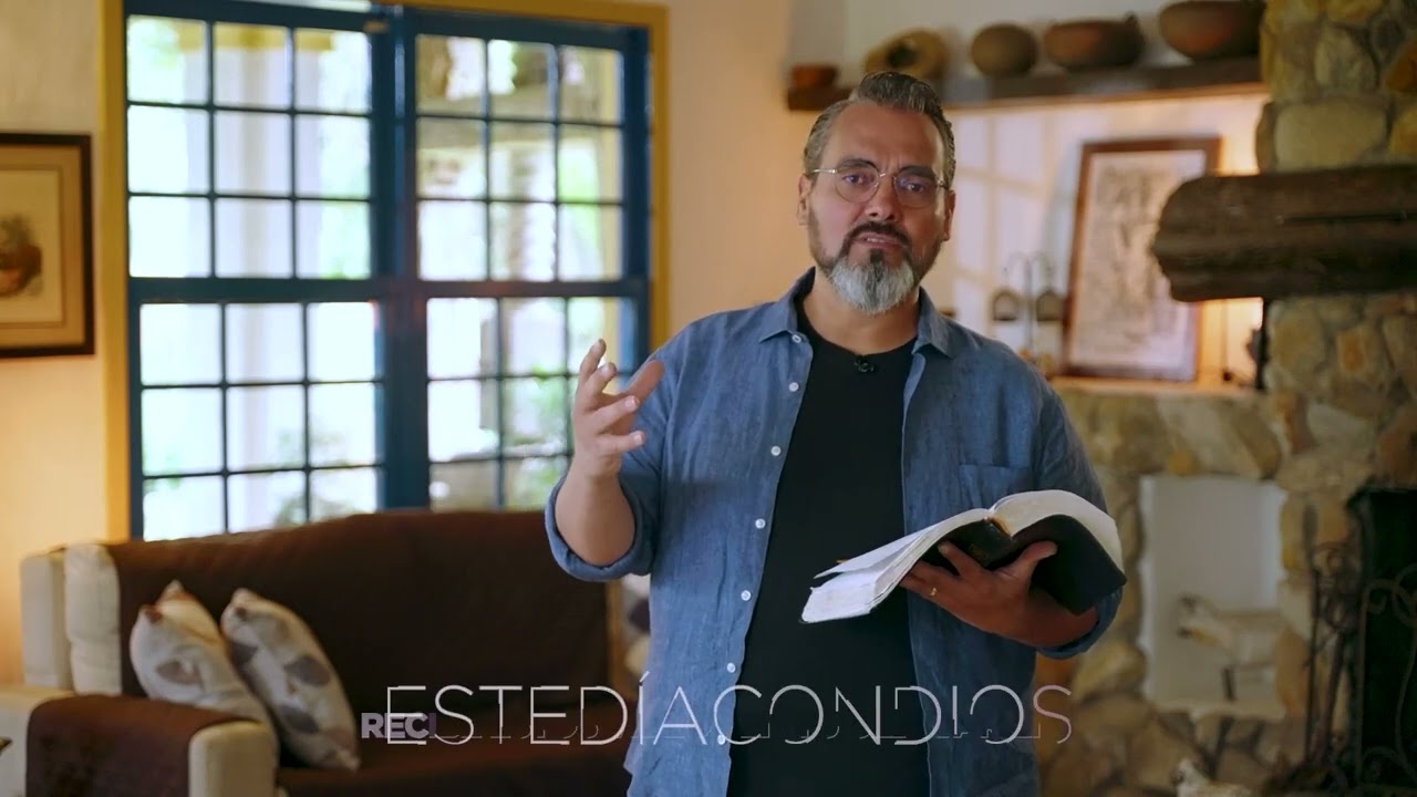 Encuentra la luz en la Biblia Católica: Juan 8:12